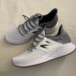 New Balance Fresh Foam Roav Running Shoe - Wmns 11 / Mens 9 - No box